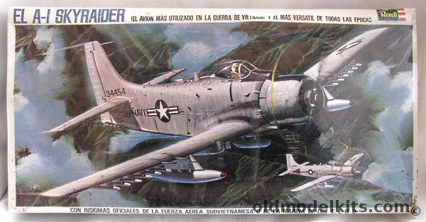 Revell 1/40 US Navy AD-6 (A-1) Skyraider - Lodela Issue, H261 plastic model kit